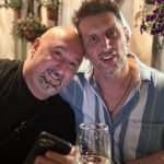 Aram Ananyan Instagram - Есть люди, с которыми мы можем долго не общаться и не часто видеться… Но они всё равно всегда остяются для нас близкими. И я очень рад, что ты у меня такой человек @rustagiev 🙌🏼 Потому, что со временем понимаешь, что друг – это отражение нас самих, ведь у нас схожие интересы, идентичные мысли и похожие взгляды на жизнь. А главное, всегда нужно помнить, что потерять друга легко, а вот найти безумно трудно. И чем старше мы становимся, тем труднее. Доверие, терпение и взаимность – вот на чем основываются вообще по-настоящему дружеские отношения. В дружбе надо учиться быть человеком. И хотя никто не застрахован от ошибок, главное - уметь их замечать в себе. Всем хочется видеть своим другом верного и искреннего, духовно богатого и всесторонне развитого человека. А для этого надо и самому быть таким. Я рад тебе всегда, родной. Рад, что мы с тобой, пронесли сквозь года наше общение, рад тому, что у нас есть добрые воспоминания и что ты такой открытый, человечный и не меняющийся друг. Оставайся всегда таким же добрым, искренним, сумасшедше творческим, заботливым для своей семьи и таким же веселым, впрочем как и всегда. Новый сингл #тымоёрадио лично мне очень зашёл и я надеюсь, что он отзовется в миллионах сердец. Слушайте, скачивайте, делитесь и отмечайте @rustagiev Foto by @buzova86 📸