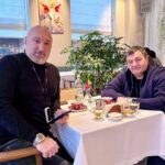 Aram Ananyan Instagram - Подумай просто, как трудно изменить себя самого, и тогда ты поймешь, насколько сложно изменить других. Наша свобода заключается не в том, чтоб не сдерживать и ограничивать себя во всём, а в том, чтоб владеть собой и тренировать силу воли. Здоровье - есть само удовольствие или неизбежно порождает удовольствие, как огонь создает теплоту. Цените его и конечно же БЕРЕГИТЕ СЕБЯ!!! P.S. родной мой @umar_archer минус 30 кг за 2,5 месяца 💪🏼 Ты машина 🖤 @archer_wellness 🔝