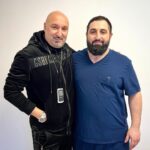 Aram Ananyan Instagram - Это не реклама, это просто совет, можете считать рекомендацией. Но я доволен и благодарен @magomadov_elihan 🙏🏽 спасибо Полтора года назад, я первый раз попал к этому человеку с золотыми руками, по рекомендации @skovorodnikov_aleksandr ✊🏽 И не разу не пожалел. Сегодня провели очередной сеанс, и я для себя решил, что хотя бы раз в неделю надо приезжать на терапию, которую мануальщик проводит исключительно своими руками. Основной методикой оказания помощи является массаж, который избавляет от неприятных симптомов и устраняет заболевания опорно-двигательной системы. Терапевт грамотно сочетает новейшие методы лечения с аппаратной терапией и целебной физкультурой. Спасибо @magomadov_elihan и @e.clinic.ru 🙌🏽