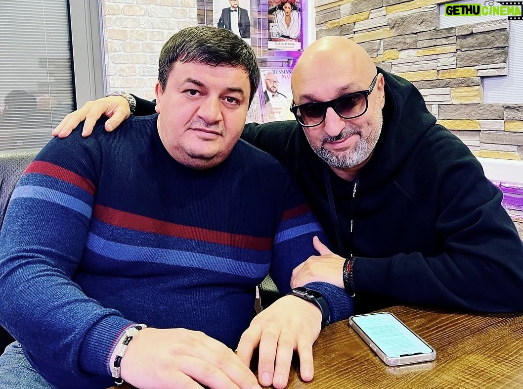 Aram Ananyan Instagram - Винчу денца ас декъала во хьо ваша 🥳🎁Дала вочу хlyмнах ларвойла хьо🙏🏽 Лаьа хьан дахар безамо а, доттагlалло а, дикалло а, дохдина хуьлийла машар а, Барт а, аьтто а, ирс а хуьлда хьян хlусамехь!!! Ас декъал во хьо винчу денца, сан массарел дика ваша, тахан хьан 20 шо ду..... Суна лаьа хьан шадериг уггар диках дерг хуьлийла, хьай дахарехь кхиам хуьлийла, амма коьртнаг - могушалла хуьлийла. Ас кхиъ цкъа декъал во хьо винчу денца Ваша!!! —————————————— С днем рождения брат 🥳 Да хранит тебя Аллах🙏🏽 Желаю, чтобы жизнь твоя была согрета любовью, дружбой, добротой. Мира и покоя твоему дому, удачи и счастья! С днем рождение мой самый лучший брат, сегодня тебе 20 лет... желаю тебе всего самого лучшего, достижимости в жизни, счастья, любви, но самое главное здоровье и еще раз с днём рождения брат!!! 🎁 Грозный, Чеченская Республика