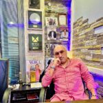 Aram Ananyan Instagram - Иди к цели 🎯 Бывают дни, когда всё, с чем мы сталкиваемся, это сплошные барьеры, мешающие двигаться нам вперёд. В такие моменты мечты кажутся настолько недосягаемыми, что возникает сомнение, а стоит ли вообще бороться. Может проще всё бросить? Как раз это главная ошибка людей которые разочарованы в жизни и не добились успеха в своих начинаниях. Ведь все препятствия, с которыми мы сталкиваемся на своем жизненном пути, предназначены не для того, чтобы заставить нас отойти в сторону и не для того, чтобы мы провели остаток своих дней, испытывая горечь и разочарование. И только после того, как вы признаете свое поражение, вы вдруг начинаете понимать, что успех был на самом деле так близок, не хватило лишь немного упорства. Никогда не сдавайтесь перед трудностями. Все проблемы в жизни проверяют наш характер и делают нас сильнее 💪🏼 Archer Music