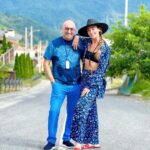 Aram Ananyan Instagram – Совершено случайного на Красной Поляне встретил своего любимого артиста @buzova86 
И представляете, я ей напомнил, что послезавтра у неё тур начинается… 😂
4 августа Анапа /Летняя Эстрада/
5 августа Геленджик /клуб Формула/
6 августа Сочи /Зеленый театр/.
7 августа Екатеринбург /МТС Live Hall/.

Так, что ждём всех, кто отдыхает на курортах Краснодарского края на шоу #вотоная #турбузова2022 Красная Поляна