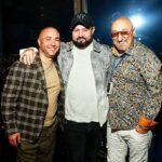 Aram Ananyan Instagram – Два улыбающихся лысика и серьёзный бородатый тип 🥷🏽
Редкий индивидум 😂 @navatskiy 
Улыбайтесь почаще, по крайне мере это многих раздражает, а Вам продлевает жизнь 😎
P.S. Если чё, у Андрюхи Левина на лице отпечатки женских губ, его никто не бил)))))) #comedyclub