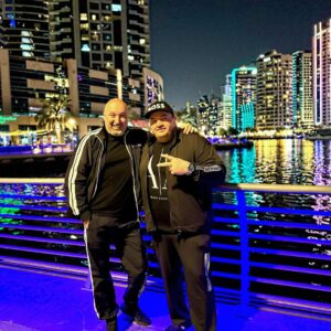 Aram Ananyan Instagram - Качества сильного человека 💪🏼

• Умейте прощать.
Слабые никогда не прощают. 

• Всегда помните, что люди становятся близкими постепенно, чужими - мгновенно.

• Не жалейте о своих ошибках, ведь не сделав их, вы бы никогда не узнали, как вообще надо было поступить.

• Если вы проиграли - просто улыбнитесь. Тогда победитель теряет вкус победы.

• У вас должна быть мечты и цели. Обязательно!!! Чтобы вы смогли вставать по утрам и двигаться им на встречу.