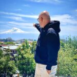 Aram Ananyan Instagram – Видишь гору?
– это Арарат 🏔 
С 24 июля я буду в Ереване.
Очень много будет встреч.
Пробуду неделю. Если, кто то хотел встретится, пишите 🙌🏽

Всем желаю плодотворной недели!!