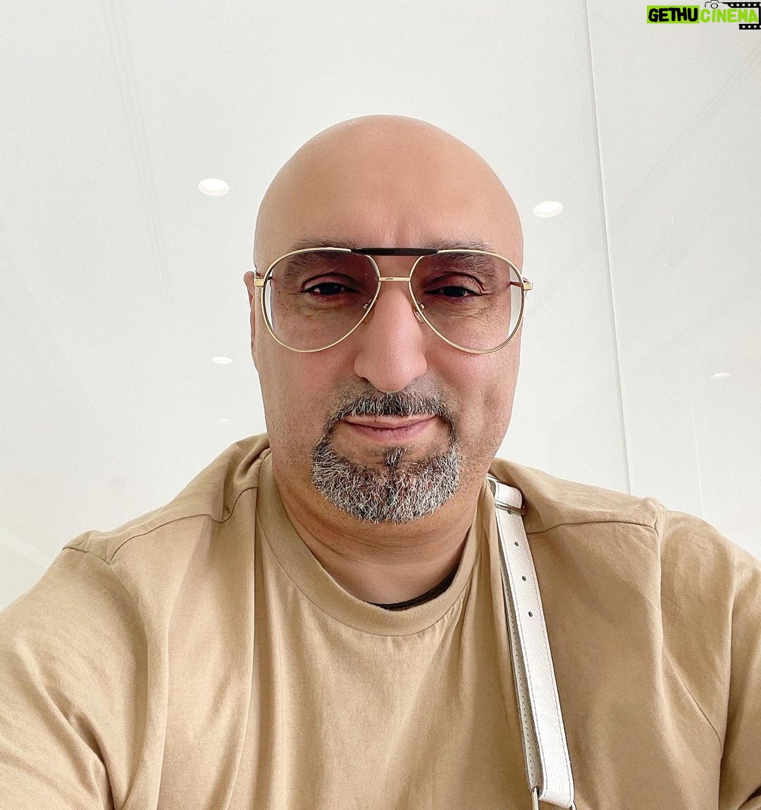 Aram Ananyan Instagram - Все жизненные испытания, данные тебе, очень важны. Они меняют человека всё больше и сильнее. Ведь, чем чернее мрак в твоей жизни, тем лучше ты потом различаешь свет. Понимаешь, что это свет и умеешь уже ценить его!!! ♥️ Rixos Premium Dubai JBR