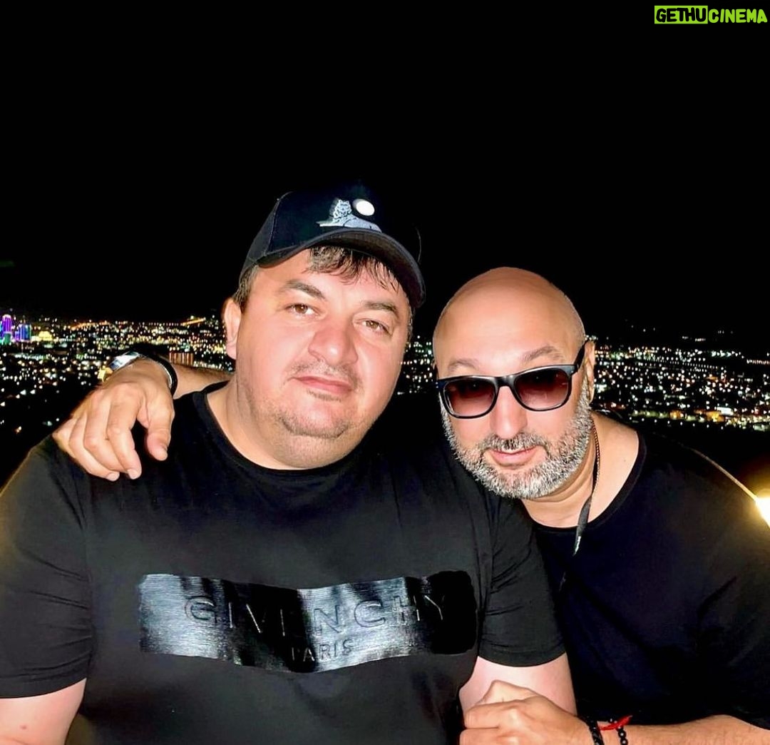 Aram Ananyan Instagram - Дружба - это бескорыстные взаимоотношения между людьми, которые основываются на общих симпатиях, интересах, увлечениях и жизненных позициях!!!🙌🏽 @umar_archer ♠️