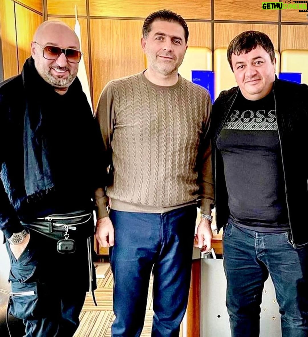 Aram Ananyan Instagram - С днём рождения, мой дорогой брат 🥳 Здоровья тебе крепкого 🙌🏽