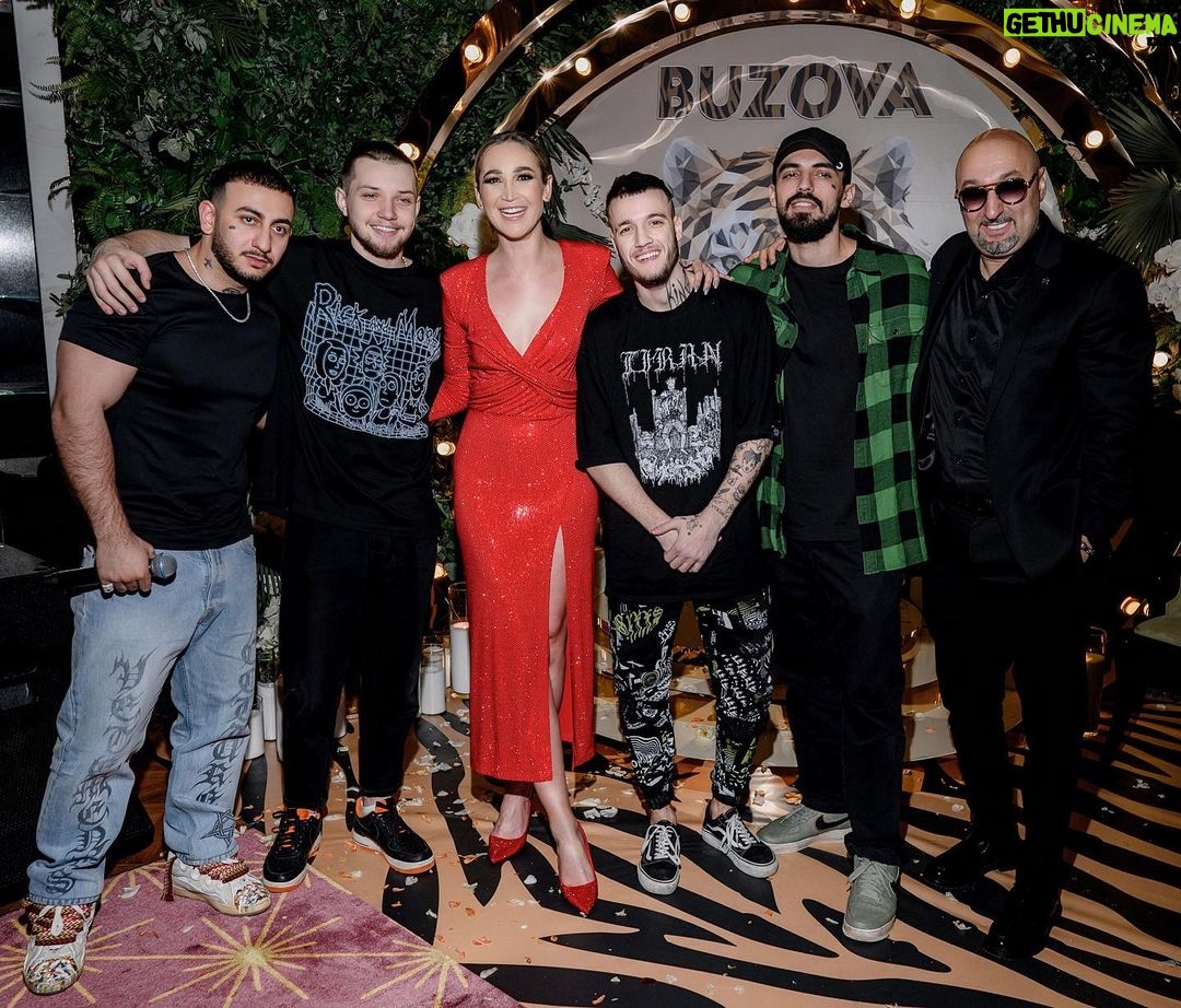 Aram Ananyan Instagram - Мы любим сюрпризы, но больше предпочитаем устраивать их сами!!! Спасибо парни🙌🏽 @alexsay_music @rus_offf @xaan3a @dzharomusic #buzova36 birthday party 🥳 Красная Поляна, Сочи