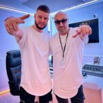 Aram Ananyan Instagram - Одежда - это самое простое средство раскрытия личности. Ты молодец, Женька @morosnikov_official ,что сделал свою линию одежды 👍🏼 Удачи тебе в начинание!!! Человека красит одежда. Ведь голые люди не имеют никакого влияние в обществе))) 👕 👖 Archer Music