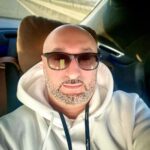 Aram Ananyan Instagram - Всегда сложно перестраиваться с отдыха на работу… 🤔 Вернулся с отпуска? Значит, самое время вернуться и в работу ⏰ Но есть одно но ….. Сколько бы ты не отдыхал, с первого дня работы снова хочется обратно в отпуск 🏖 Всем плодотворной недели и прекрасного настроения!!!🌞 #home #moscow #archermusic 𝐌𝐎𝐒𝐂𝐎𝐖