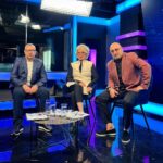 Aram Ananyan Instagram - Музыкальный конкурс - это прежде всего всегда развитие в творческом плане. А само участие в конкурсах - это определено большой опыт, развитие самодисциплины и конечно самообразование. Детские музыкальные конкурсы – всегда особенное событие для юных участников, их родителей, педагогов-наставников и конечно для членов жюри. Спасибо @lina_arifulina за приглашение 🙏🏽 для меня это тоже новый опыт, вдохновение и некий творческий поиск юных талантов. Рад был встрече @alexeyryzhov 🙌🏽 хиты написанные тобой всегда в моем плей-листе и приятно было совместно оценивать музыкальные работы детей на песни @diskotekaavariya Я пожелал всем участникам @vovesgolos.tv удачи, положительных эмоций от участия, упорства и конечно оптимизма.