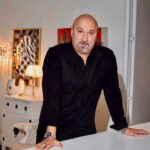 Aram Ananyan Instagram - Если ты оказался в темноте и видишь хотя бы самый слабый луч света, ты должен идти к нему, а не рассуждать, имеет смысл это делать или нет 🤔Может, это действительно не имеет смысла. Но просто сидеть в темноте, не лучший вариант точно.