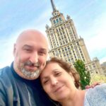 Aram Ananyan Instagram - Мамулечка моя, милая, нежная и самая заботливая, с днем рождения тебя!!!♥️ Люблю тебя осень-осень ))) Ты самый родной человек в моей жизни. Я хочу тебе пожелать здоровья крепкого на долгие годы, весеннего настроения и побольше радостных событий в жизни. Спасибо тебе за все, что ты для меня сделала и делаешь 🙏🏽😘 Пусть судьба дарит тебе много ярких впечатлений и улыбок, пусть ты всегда чувствуешь себя нужной нам (твоим детям и внукам), и пусть твои глаза всегда светятся счастьем 🫶🏼 Люблю С днём рождения, мамуль 🌺🍷