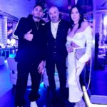 Aram Ananyan Instagram - Часть 2 …. 📸 #birthdayparty Казалось бы, как можно уложить такое объёмное понятие как «счастье» в два-три слова. Можно. Все гениальное просто. “Счастье зависит от нас самих” ♥️ С наступающим Новым годом 🎄🎅🏽