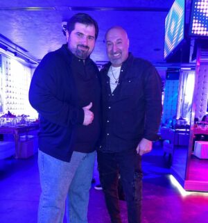 Aram Ananyan Instagram - Часть 2 …. 📸 #birthdayparty 

Казалось бы, как можно уложить такое объёмное понятие как «счастье» в два-три слова. Можно. Все гениальное просто. “Счастье зависит от нас самих” ♥️
С наступающим Новым годом 🎄🎅🏽