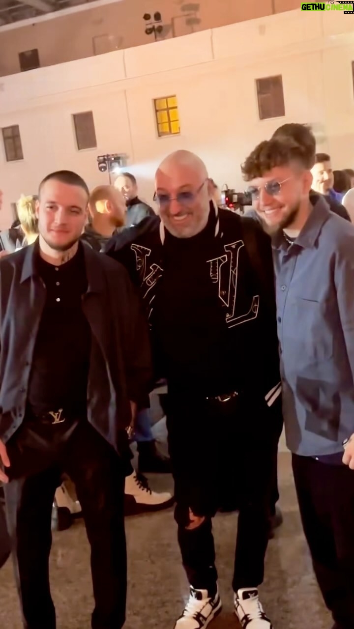 Aram Ananyan Instagram - У моих мальчишек @alexsay_music & @rus_offf вышел новый трек #самообман и конечно им нужна очень Ваша поддержка (лайк, перепост, да и просто послушать). От меня Вам лично будет огромный плюс + в карму 🫶🏼