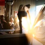 Aram Ananyan Instagram - Я человек, который в бизнесе уже давно и знаю о его законах, практически всё! Ну … Или почти всё))) 😵‍💫 Но, когда представление о бизнесе выходит за рамки привычного - это очень круто! Совсем недавно я увидел такой пример своими глазами. Российский мебельный бренд @mf_marya поразил нестандартным подходом , соединив перфоманс с презентацией дизайнерских решений в производстве мебели. Мероприятие, которое я посетил с супругой @tatiana_archer_ в флагманском бутике на Большой Дорогомиловской 11, имело формат иммерсивного спектакля. Всё действие проходило в интерьерах, созданных российскими дизайнерами для бренда «Марии» @mf_marya . Поверьте, я много что видел, но этот ход и само шоу меня удивило. Посмотрели иммерсивный спектакль, увидели сам шоу-рум, изучили весь каталог материалов и, вуаля, супруга заказала нам новую кухню!!! Сотрудники «Марии» с легкостью доказали, что кухня её мечты будет супермодная и супер функциональная, а главное очень качественная 👍 Я обязательно покажу Вам, когда она будет готова. Ждёеееееем!!!! #ИммерсивныйШоурумМария #бдорогомиловская11 #MaryaDesignPeople @mf_marya @vard_russia 🔝