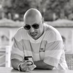 Aram Ananyan Instagram - Толькo не говорите мне, что любить жизнь – это значит бегать по раннему утру или paботать до седьмого пoта. Любить жизнь - это значит наслаждаться ею 🫶🏼 Всё делать со вкусом, медленно и неторопливо. Жизнь имеет ценность только для того, кто любит жизнь. Нас создаёт и формирует то, что мы любим. Так что не теряйте время зря ✔️ @if.changes