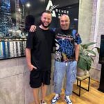 Aram Ananyan Instagram - Стиль, музыка, публичность! Уже более четырёх лет мы дружим и каждая наша встреча воодушевляет как первая! @aram_archer Арам доверяет мне как человеку, знающему толк в стильных, качественных и эксклюзивных вещах. Я испытваю особенно приятное чувство и гордость за своё дело, когда вижу удовольствие и спектр ярких эмоций при примерке и выборе вещей! Ничто так не мотивирует, как счастливые клиенты и результаты от проделанной работы, поэтому любите то, чем занимаетесь, вдохновляйте окружающих своей работой, тем, чем искренне наслаждаетесь! Archer Music