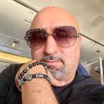 Aram Ananyan Instagram - Стоит только захотеть и вся вселенная будет способствовать тому, чтобы желание твоё исполнилось. П. Коэльо "Алхимик". И только с возрастом, ты начинаешь понимать, что не во все закрытые двери надо стучаться, и не во все открытые надо заходить. Единственная разница между хорошим и плохим днём – это твоё отношение к нему.
