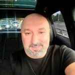 Aram Ananyan Instagram - Есть три ловушки, которые воруют нашу радость, здоровье и мир: это … сожаление о прошлом, тревога за будущее и неблагодарность за настоящее. Поймите: время не ждёт человека. Сегодняшний день – это уже подарок. Один из самых полезных жизненных навыков – это умение быстро забывать всё плохое: не зацикливаться на неприятностях, не жить обидами, не упиваться раздражением, не таить злобу. Не стоит тащить разный хлам в свою душу.