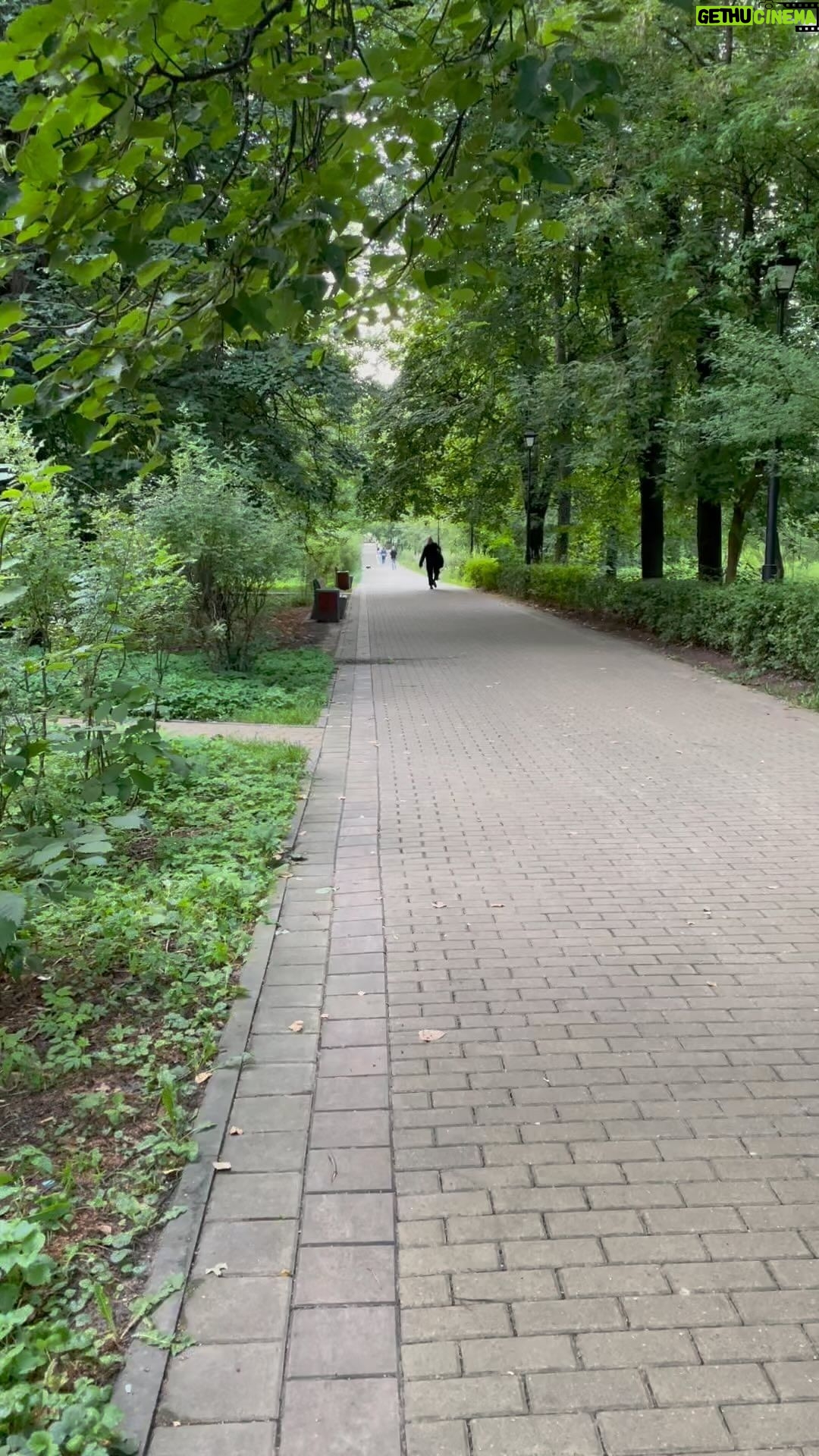 Ararat Keshchyan Instagram - Жестокие армянские правила: «Села на самокат, пошла вон из семьи». 😎
