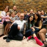 Ararat Keshchyan Instagram - Новогодний тренд, фото с семьей. Поддерживаем и продолжаем. Ловите 1/4 нашей. 😄💪🏼 С Новым годом!!! Adler Microdistrict