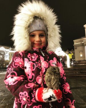 Ararat Keshchyan Instagram - В Сочи фото с обезьянкой, в Москве с совой, в Кишиневе с @gaydulyan. Как же, всё-таки, разнообразен животный мир.