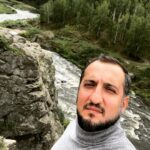Ararat Keshchyan Instagram - Нашёл филиал дома на Урале. 🤟🏼