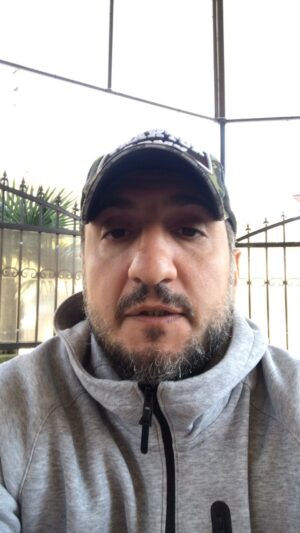 Ararat Keshchyan Instagram - Всем неспокойным и пытливым умам посвящается. 
Лично моя версия: это сделано, чтобы вычислить уровень IQ  общества. Либо только @gaydulyan.