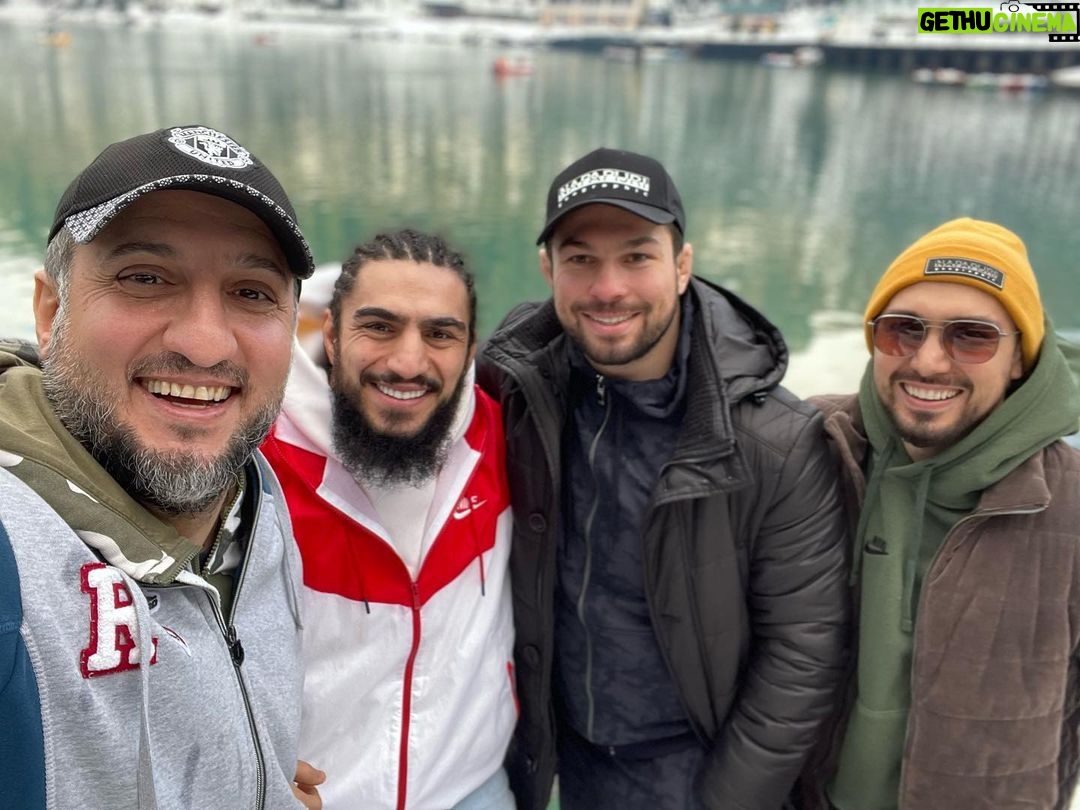 Ararat Keshchyan Instagram - Постепенно взрослея, не забывайте целенаправленно возвращаться в детство. 🤟🏼✌🏼✊🏼 Lake Ritsa