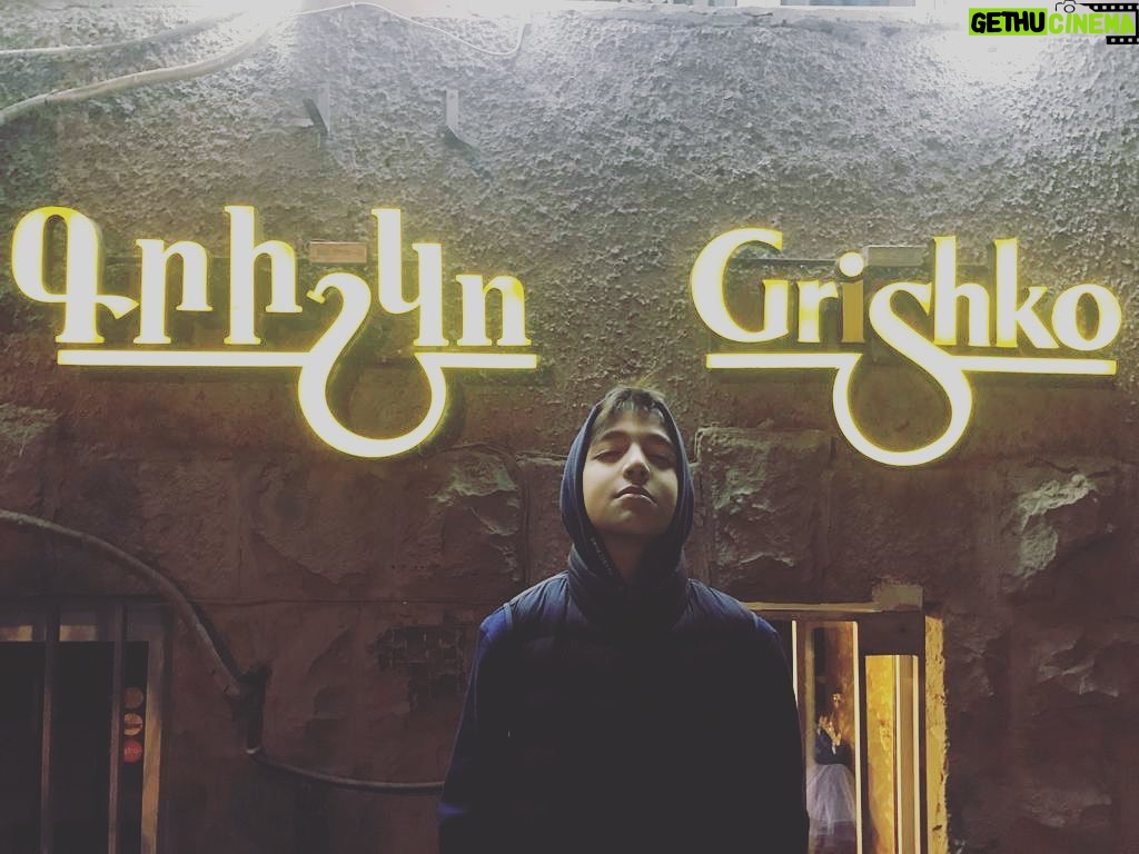 Ararat Keshchyan Instagram - Х-харизма. 😎😎😎 Обаятельный наглец с кошачьими глазами и улыбкой.