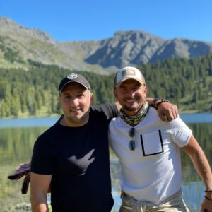 Ararat Keshchyan Instagram - Какая неожиданная встреча, и какое классное приключение. Очень рад был встрече, друг мой. @igorsivovv 👌🏼🤟🏼😎 #рудн #4татарина #алтай