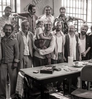 Aras Bulut İynemli Instagram - The journey of “Miracle in Cell No. 7” (7. Koğuştaki Mucize) started with love. We loved our story so much. Our  movie continues to create its own miracle. It reached many people all around the world in the most  difficult days. Let's hold on to each other with love. Thank you for your interest. Stay healthy and safe… / 7. Koğuştaki Mucize’nin yolculuğu sevgiyle başladı. Hikayemizi çok sevdik. Filmimiz mucizesini yaratmaya devam ediyor. Bu en zor günlerde dünyada birçok kişiye ulaştı. Sevgiyle bağlanalım birbirimize. İlginiz için teşekkür ederiz. Sağlıklı ve güvende kalın… #miracleincellno7 #yedincikoğuştakimucize #milagroenlacelda7 #lingolingo