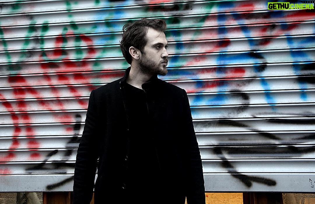 Aras Bulut İynemli Instagram - #çukur bu akşam @showtv de 👊🏻👊🏻. 📸: @sinasiserce