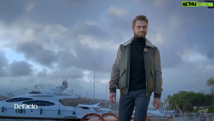 Aras Bulut İynemli Instagram - @defacto #havalivebirazfazlasicak @aslienver 👊🏻