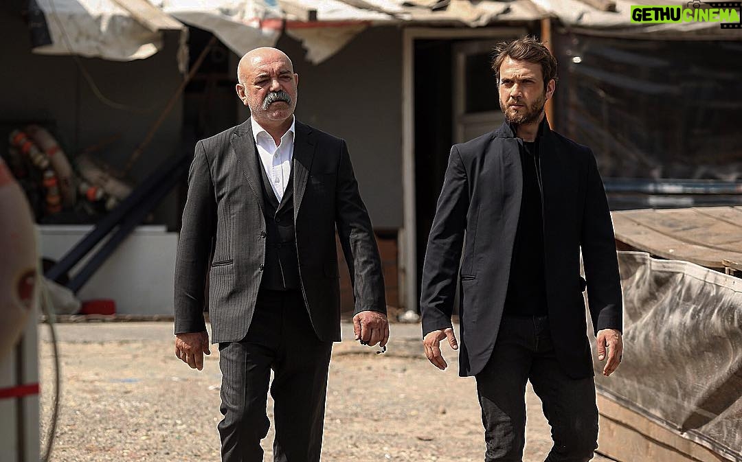 Aras Bulut İynemli Instagram - #gemileriyakmak #çukur yeni bölümüyle @showtv de.. @ayyapim 📸: by @sinasiserce