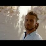 Aras Bulut İynemli Instagram – Kalpler kırılmasın . Seven, koruyan, yol gösteren tüm babalara… @defactoofficial #cukoturur #mükemmeldurur  #babalargünü