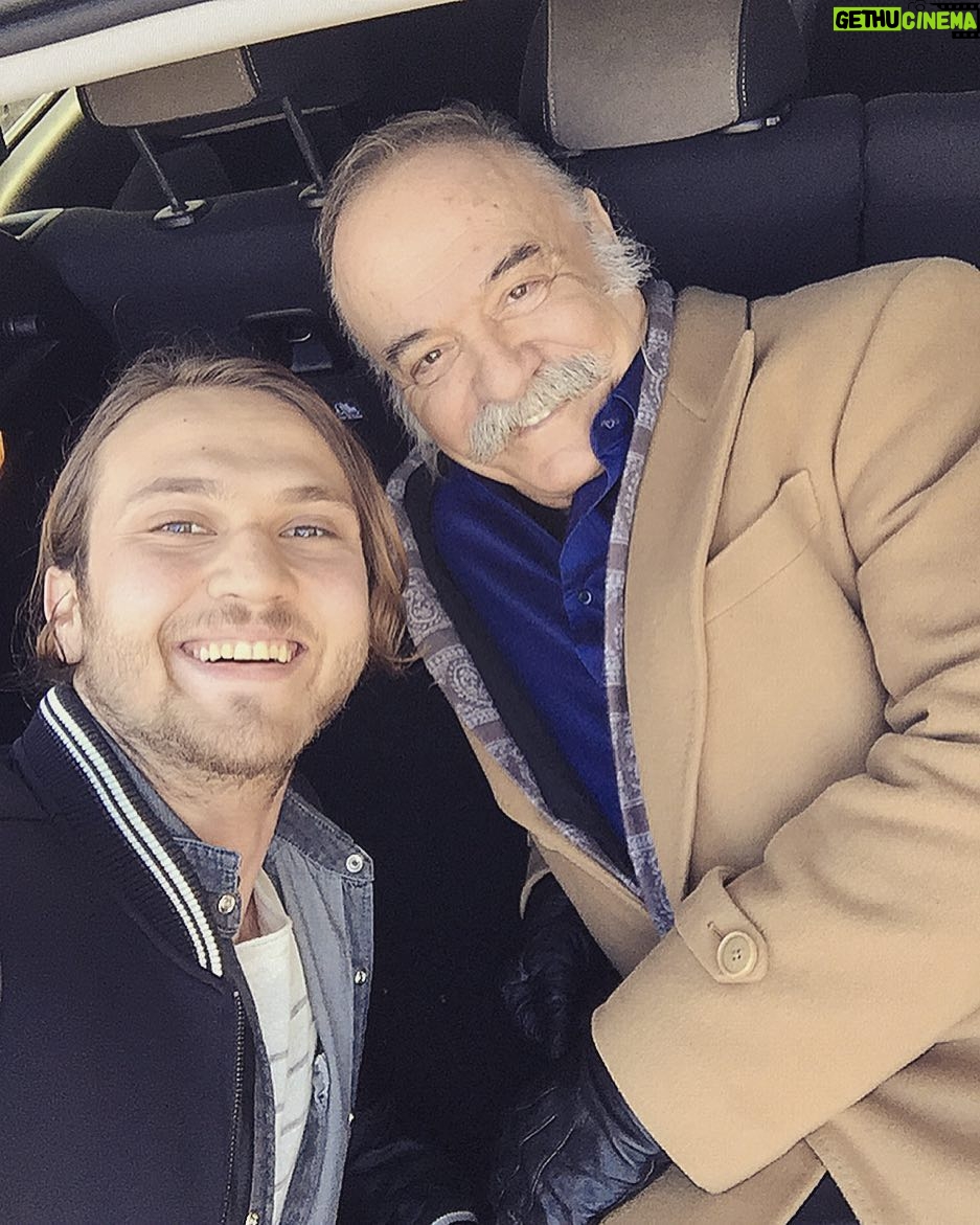Aras Bulut İynemli Instagram - İyi ki 🙏🏻 #çetintekindor ✌🏻✌🏻️