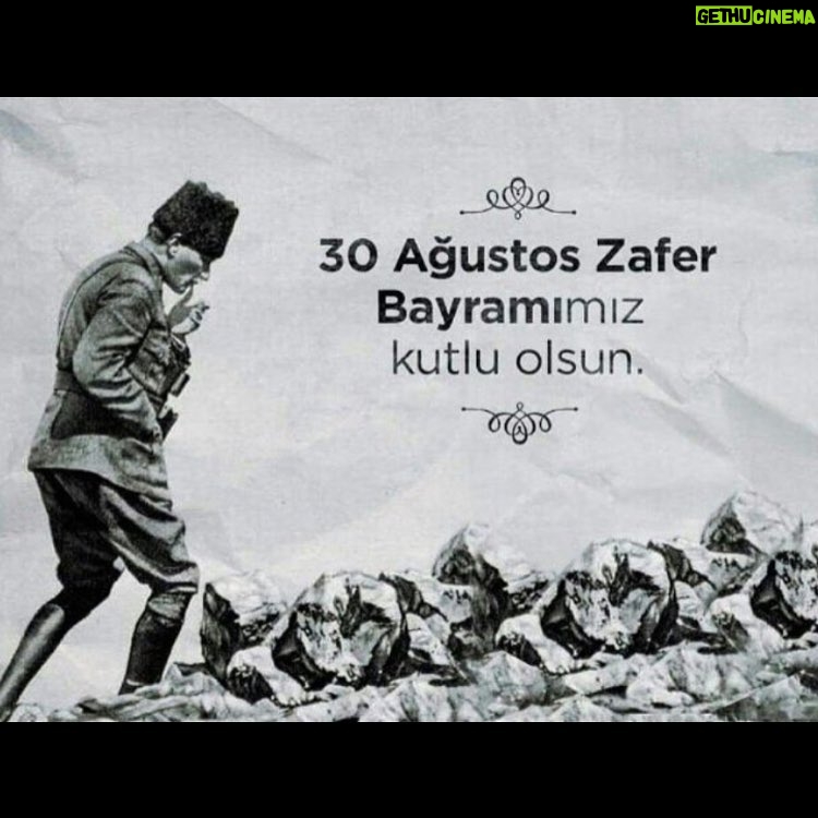 Aras Bulut İynemli Instagram - #30ağustoszaferbayramımızkutluolsun 🇹🇷🇹🇷