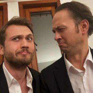 Aras Bulut İynemli Instagram - Hayran olduğumu her zaman söylediğim; abim, kardeşim, arkadaşım iyi ki sen be 🙏🏻 @onererkanresmi
