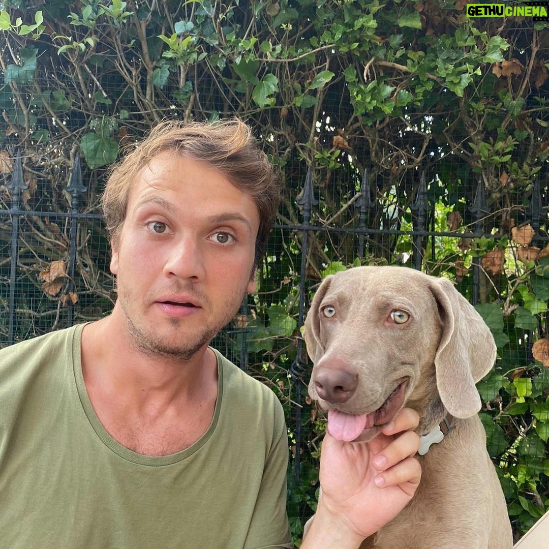 Aras Bulut İynemli - 1.3 Million Likes - 😱👉🏻😏