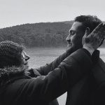 Aras Bulut İynemli Instagram - Hava buz gibi mi? Kulaklar soğuktan yanıyor mu ? Önemli değil.. Ebuşun elleri var 😊 Canım benim.. 😘 @ebru_guleren