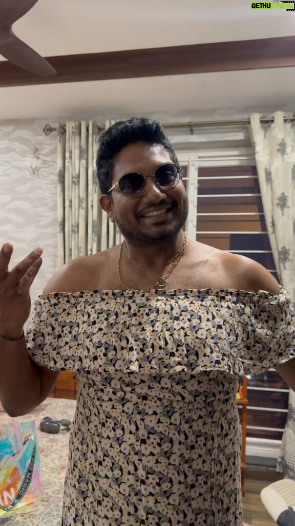 Archana Chandhoke Instagram - ivaru dhaan maaplai, ana poturka dress endhu 😭😭😭