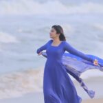 Archana Ravichandran Instagram - Sunset 🌅 #bliss Mua : @jiyamakeupartistry Hair : @mani_stylist_ Outfit : @ivalinmabia VC : @dhanush__photography