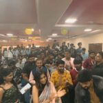 Archana Ravichandran Instagram - Vibing for #dhamathundu with MGR University students😍 Ready to wear saree from @urban_closet_ethnic @dharankumar_c @vj_galatta_ponnu_official @ismirproductions @sonymusic_south Dr MGR Educational and Research Institute University