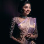 Archana Ravichandran Instagram - In a world where you can be anything, be kind ❤️🤞🏻 Team Saree & blouse: @zol_studio PC : @weddingbyprasami Mua : @jiyamakeupartistry Hair : @mani_stylist_ Jewels : @new_ideas_fashions Styling : @subikanifabint Saree draping : @pleats_drapes ase