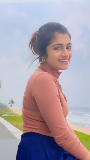 Archana Ravichandran Instagram - If you never had a chance to express you to him❤️
Then.. These lyrics are for you !
#strictlyjustforlove
Ps : you have a wonderful voice @maanasi.k