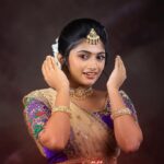 Archana Ravichandran Instagram - Signature bridal studio For bridal booking contact (9585771333) Signature is a sign of bridal makeup Mua @signaturebridalstudio Hair style @mani_stylist_ Jewel @vellore_bridal_boutique_ Photography @sathish_sri_03 Costume @visha_boutique_ Edit @rascal_vicky_ Studio @landmarkfamilysalon